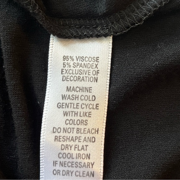 JW Black Tank with ruffle scoop neckline Size Small - Picture 8 of 8